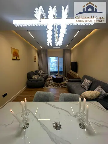 🏡 للبيع شقة غرفتين وصالة في برج كورنيش المجاز – المجاز 2، الشارقة  ✨ فرصة مميزة لامتلاك شقة في موقع حيوي ومميز، مناسبة للسكن العائلي أو الاستثمار.