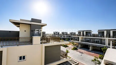 Spacious 3 Bedroom | L Shape Garden | Back to Back | Roof To Terrace