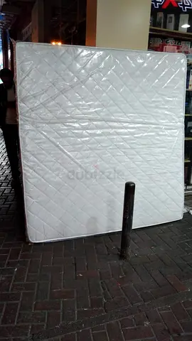 180x200cm King size family bed mattress.  All times delivery available