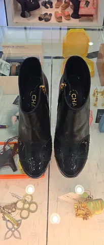 Pre-owned black leather brogue oxford shoes - size unknown