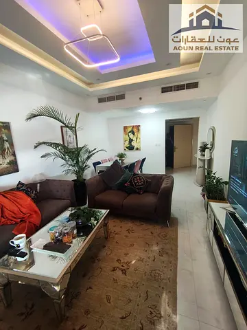 شقة غرفتين وصالة للإيجار السنوي في برج الشاطئ | 60,000 درهم | 6 دفعات