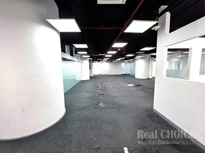 NO COMMISSION | Prime Location | Fitted Office