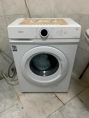 Front load Midea washing machine - Very Very good working condition ( AVAILABLE ON AUGUST 30 )