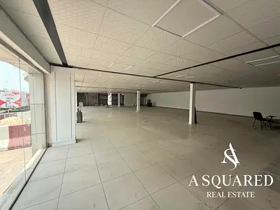 Showroom | Front Road Facing | High Visibility
