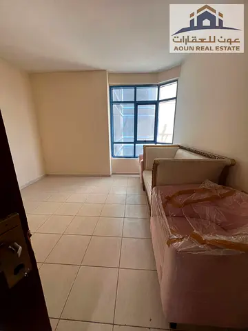 🏠 Studio for Rent in Al Qasimia – Al Nad Area ✨ A great opportunity to live in a prime and vibrant location. A studio apartment is available for ren