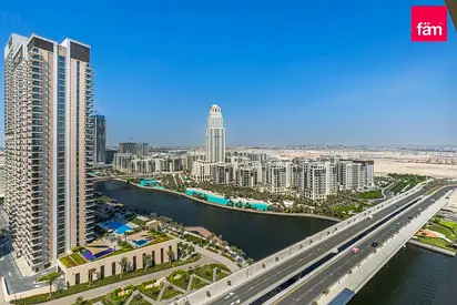 High Floor|Luxury Living | Panoramic Creek Views