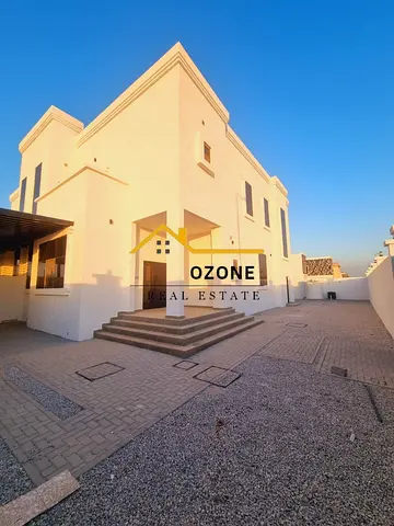 Corner Villa Specious 4-Bedrooms\^For Rent in Hoshi
