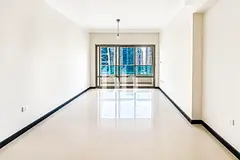 Unfurnished studio | Up to 6 cheques | Vacant