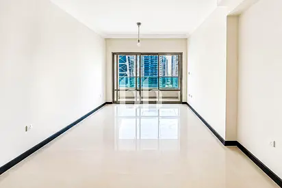 Unfurnished studio | Up to 6 cheques | Vacant