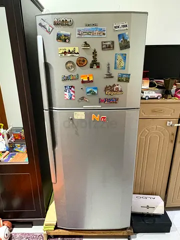 Hitachi refrigerator and freezer - working condition