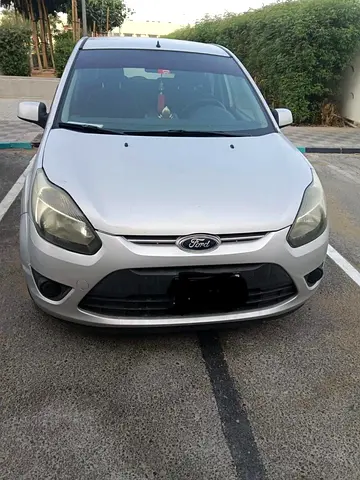 2011 FORD FIGO 照片 1