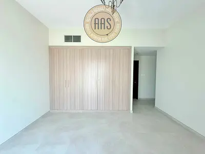 Next To Emirates Accommodation•Bright & Spacious 1Bhk•Ready To Move•All Amenities