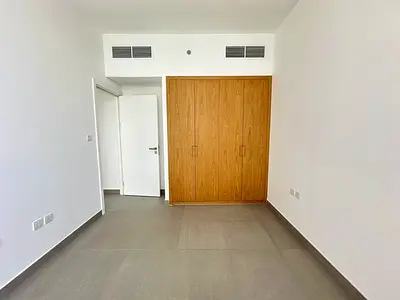 Amazing offer 1bhk full open view with gym and pool parking free price 44k