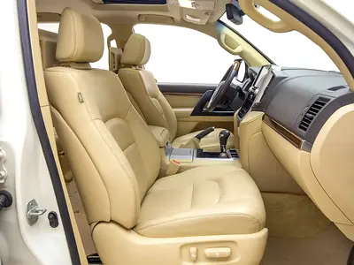 صورة 10 لـ 2016 Toyota LAND CRUISER