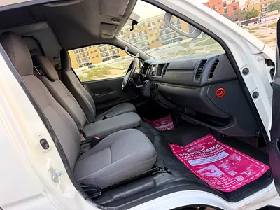 2018 Toyota HIACE photo 8