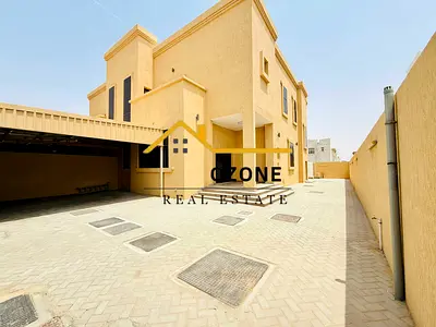 Prime location 4 bedroom villa with terrace available for rent