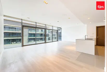1 Bedroom | Modern | Step To The Mall