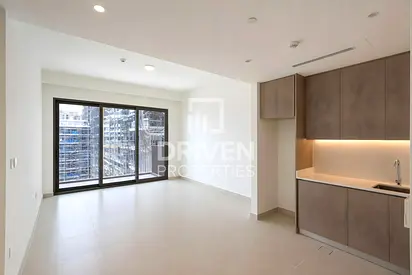 Prime Location | Mid Floor | Community View