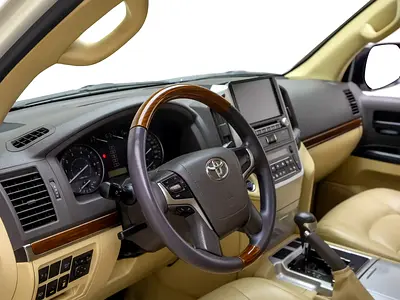 صورة 9 لـ 2016 Toyota LAND CRUISER