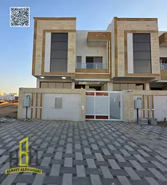 Villa for rent opposite a park, close to all services, featuring an internal staircase. The villa is