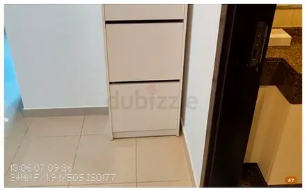 Shoe cabinet