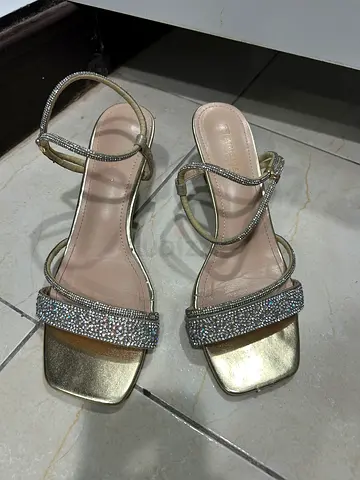 AIMEIGAO Gold Rhinestone Strappy Heeled Sandals / Mules