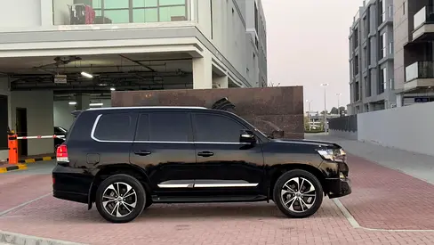 صورة 7 لـ 2018 Toyota LAND CRUISER