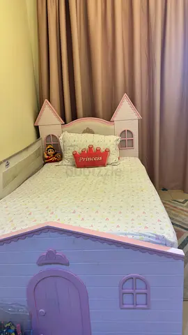 Princess-themed toddler bed — pink cottage design