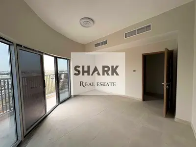 The apartment is distinguished by its prime location within the project, with a practical layout of spaces and modern finishes, making it a suitable o