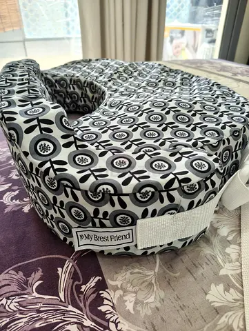 My Brest Friend breastfeeding nursing pillow - excellent condition