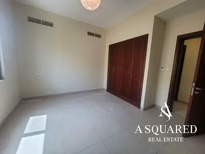 Elegant 5 Bedroom Family Villa | Landscaped Garden