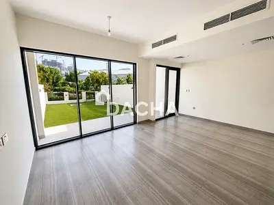 PARK RESIDENCE | NEWLY DECORATED | PARK BACKING