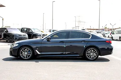 صورة مصغرة 4 لـ 2021 BMW 5-SERIES