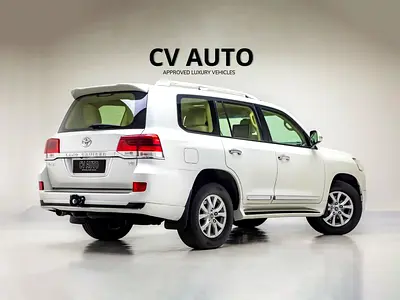 صورة 6 لـ 2016 Toyota LAND CRUISER