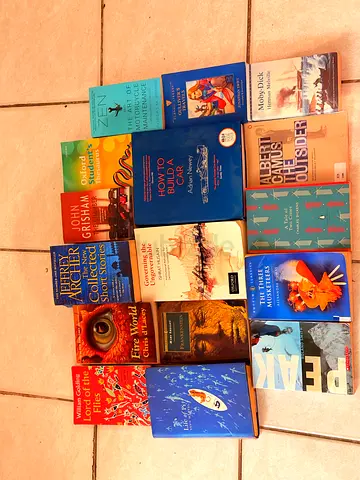 Selling as a setMixed collection of classic fiction, non-fiction and textbooks – 15 books bundle
