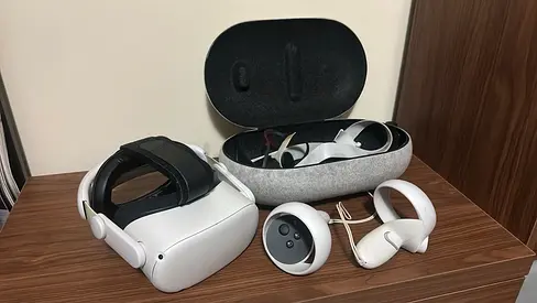 NEGOTIABLE Meta Quest 2 with pro strap and box 256gb