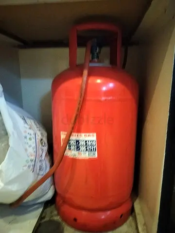 Used Red LPG Gas Cylinder with 75% gas