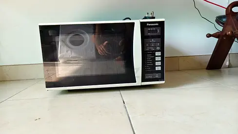 Panasonic Countertop Microwave Oven - Good Working Condition