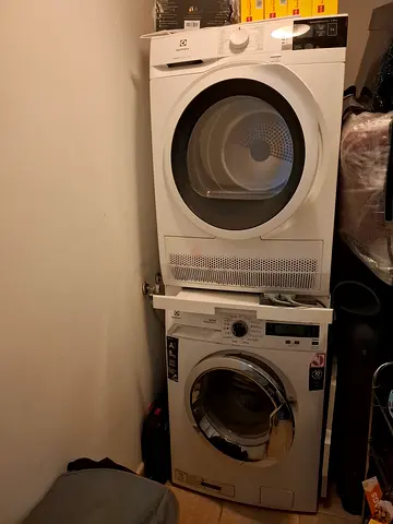 ⚠️ Urgent Sale!! Electrolux 8 kgs Washing Machine & Dryer with free stacker! Pickup (26 Aug-27 Aug)