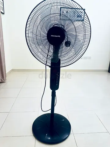 Frigidaire Standing Pedestal Fan - Good Working Condition