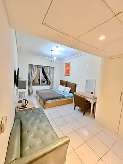 Master room en-suite in 21st Century DIFC