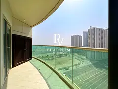 VACANT | Corner Unit | High Floor | Closed Kitchen w/ Appliances