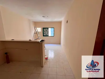ارخص استوديو بالبوطينة مساحة كبير مع مطبخ امريكاني قريب من الكورنيش موقع مميز وبارخص سعر