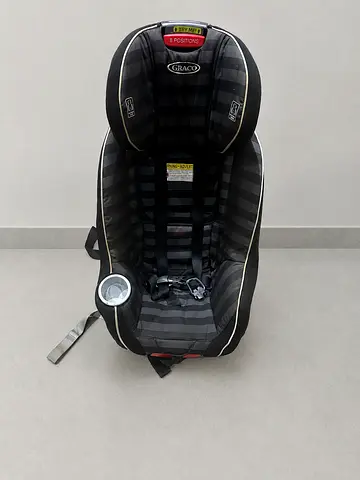 Graco Convertible Child Car Seat – AED 200  Original price: AED 900  Graco adjustable child car seat