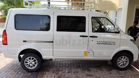 Victory 9 Seater Passenger Van Standard, миниатюра 3