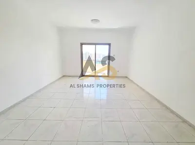 3BHK with Balcony & Maid’s Room | Free Parking near sahara center