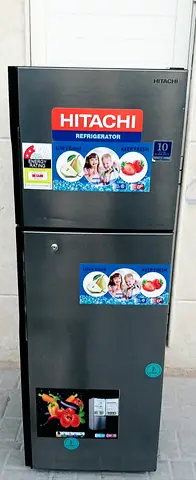 HITACHI mid-range refrigerator with perfect cooling condition