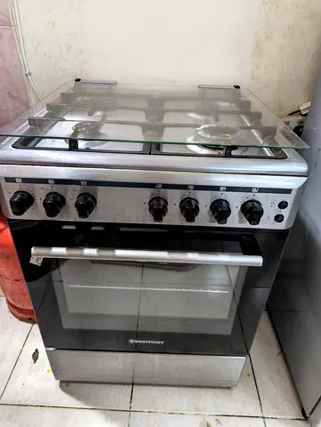Used freestanding gas stove with oven - good working condition