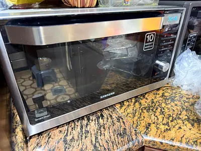 Samsung Smart Oven microwave — Good working condition, stainless steel