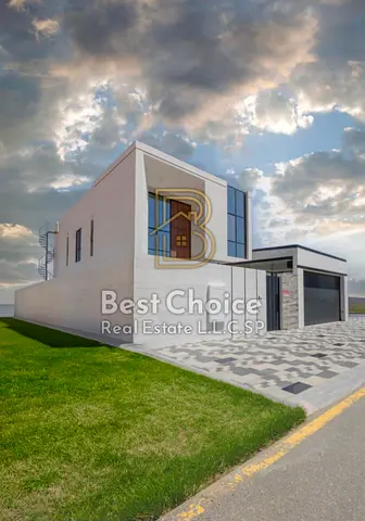 Luxury 5-Master Bedroom Villa | Contemporary Architecture | Spacious Majlis & Living Areas | Freeho